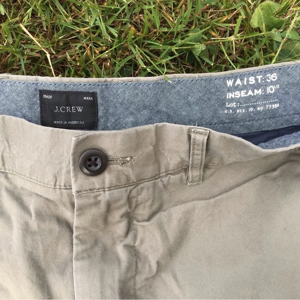 J. Crew Men’s 10.5" Stretch Chino Short Olive Green Flat Front Regular Fit 36” - Picture 3 of 5